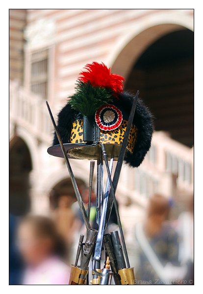 fucili_cappello.jpg